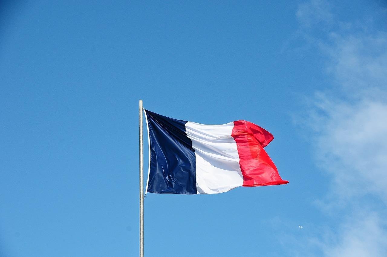 Drapeau français tricolore bleu blanc rouge - Symbole national de la France pour l'examen civique